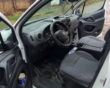 Белый Ситроен Берлинго, объемом двигателя 1.56 л и пробегом 351 тыс. км за 9000 $, фото 10 на Automoto.ua