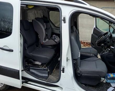 Белый Ситроен Берлинго, объемом двигателя 1.56 л и пробегом 351 тыс. км за 9000 $, фото 7 на Automoto.ua