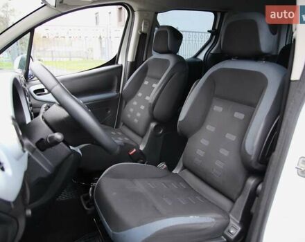 Білий Сітроен Берлінго, об'ємом двигуна 1.6 л та пробігом 239 тис. км за 6700 $, фото 6 на Automoto.ua