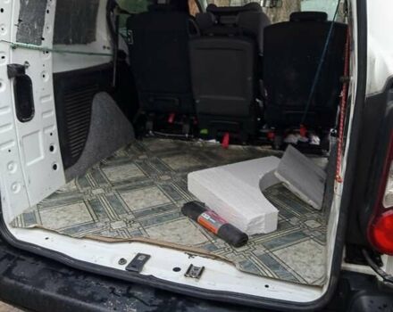 Белый Ситроен Берлинго, объемом двигателя 1.56 л и пробегом 351 тыс. км за 9000 $, фото 8 на Automoto.ua