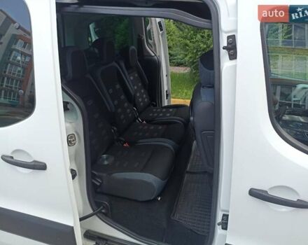 Белый Ситроен Берлинго, объемом двигателя 1.56 л и пробегом 159 тыс. км за 9600 $, фото 7 на Automoto.ua