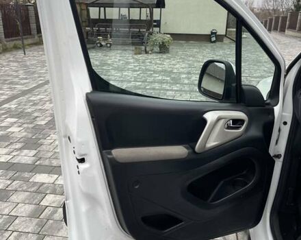 Белый Ситроен Берлинго, объемом двигателя 1.6 л и пробегом 255 тыс. км за 8100 $, фото 12 на Automoto.ua