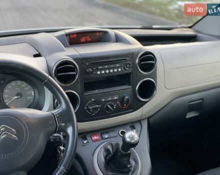 Білий Сітроен Берлінго, об'ємом двигуна 1.6 л та пробігом 255 тис. км за 7650 $, фото 45 на Automoto.ua