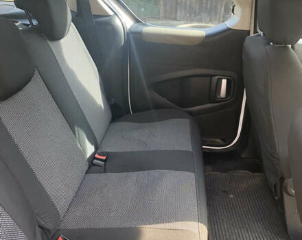 Белый Ситроен Берлинго, объемом двигателя 1.6 л и пробегом 235 тыс. км за 7800 $, фото 4 на Automoto.ua