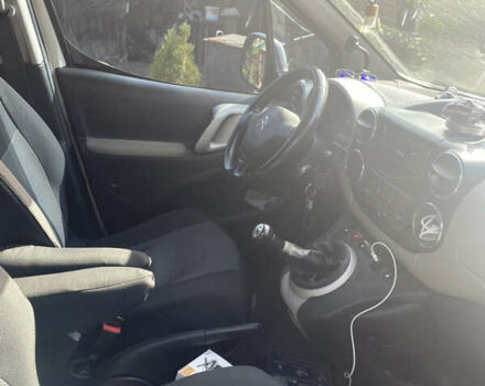 Белый Ситроен Берлинго, объемом двигателя 1.6 л и пробегом 235 тыс. км за 7800 $, фото 3 на Automoto.ua