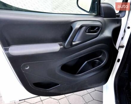 Білий Сітроен Берлінго, об'ємом двигуна 1.6 л та пробігом 230 тис. км за 7200 $, фото 13 на Automoto.ua