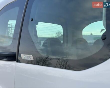 Білий Сітроен Берлінго, об'ємом двигуна 1.6 л та пробігом 255 тис. км за 7650 $, фото 20 на Automoto.ua