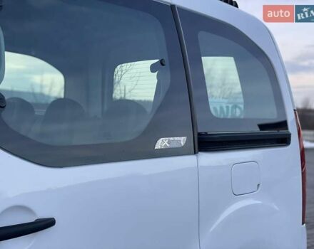 Білий Сітроен Берлінго, об'ємом двигуна 1.6 л та пробігом 255 тис. км за 7650 $, фото 21 на Automoto.ua