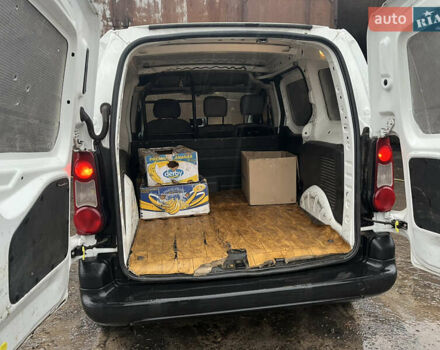 Белый Ситроен Берлинго, объемом двигателя 1.56 л и пробегом 455 тыс. км за 6200 $, фото 2 на Automoto.ua