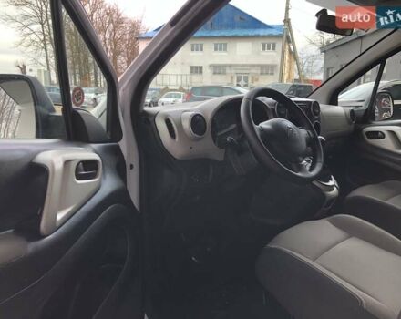 Белый Ситроен Берлинго, объемом двигателя 1.6 л и пробегом 192 тыс. км за 7800 $, фото 15 на Automoto.ua