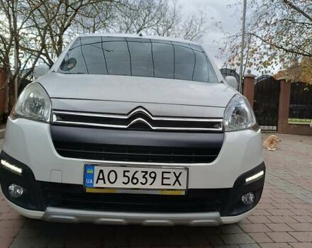 Ситроен Берлинго 2015 в Хусте на Automoto.ua Белый Ситроен Берлинго, объемом двигателя 1.56 л и пробегом 240 тыс. км за 9200 $, фото 3 на Automoto.ua