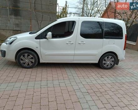 Ситроен Берлинго 2015 в Хусте на Automoto.ua Белый Ситроен Берлинго, объемом двигателя 1.56 л и пробегом 240 тыс. км за 9200 $, фото 13 на Automoto.ua