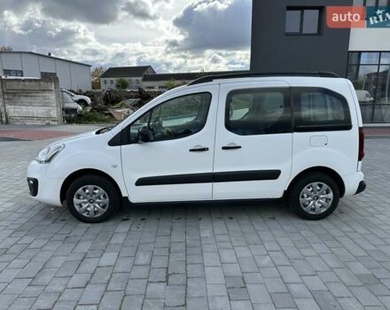Белый Ситроен Берлинго, объемом двигателя 1.6 л и пробегом 240 тыс. км за 7650 $, фото 10 на Automoto.ua