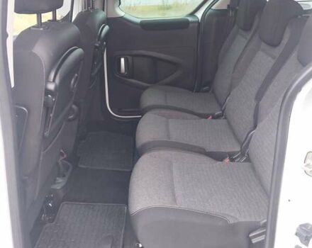 Белый Ситроен Берлинго, объемом двигателя 1.6 л и пробегом 244 тыс. км за 9700 $, фото 8 на Automoto.ua