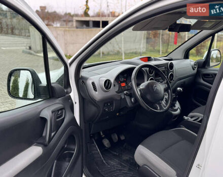 Белый Ситроен Берлинго, объемом двигателя 1.6 л и пробегом 192 тыс. км за 8850 $, фото 11 на Automoto.ua