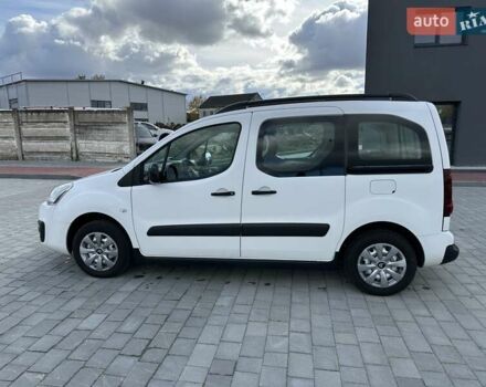 Белый Ситроен Берлинго, объемом двигателя 1.6 л и пробегом 240 тыс. км за 7650 $, фото 11 на Automoto.ua
