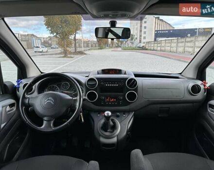 Белый Ситроен Берлинго, объемом двигателя 1.6 л и пробегом 240 тыс. км за 7650 $, фото 44 на Automoto.ua