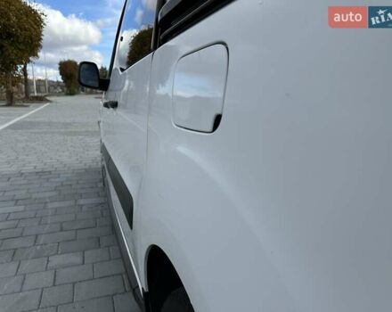 Белый Ситроен Берлинго, объемом двигателя 1.6 л и пробегом 240 тыс. км за 7650 $, фото 35 на Automoto.ua