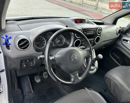 Белый Ситроен Берлинго, объемом двигателя 1.6 л и пробегом 240 тыс. км за 7650 $, фото 48 на Automoto.ua