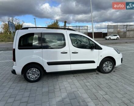 Белый Ситроен Берлинго, объемом двигателя 1.6 л и пробегом 240 тыс. км за 7750 $, фото 25 на Automoto.ua