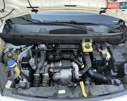 Белый Ситроен Берлинго, объемом двигателя 1.6 л и пробегом 240 тыс. км за 7750 $, фото 3 на Automoto.ua