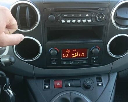 Белый Ситроен Берлинго, объемом двигателя 1.56 л и пробегом 238 тыс. км за 8250 $, фото 19 на Automoto.ua