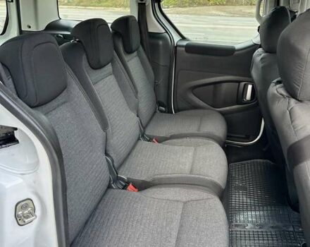 Белый Ситроен Берлинго, объемом двигателя 1.6 л и пробегом 240 тыс. км за 7650 $, фото 38 на Automoto.ua