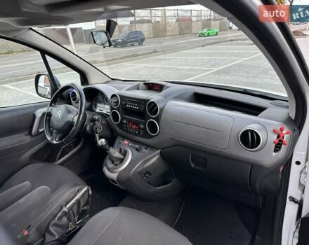 Белый Ситроен Берлинго, объемом двигателя 1.6 л и пробегом 240 тыс. км за 7750 $, фото 42 на Automoto.ua