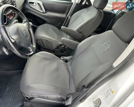 Белый Ситроен Берлинго, объемом двигателя 1.6 л и пробегом 240 тыс. км за 7650 $, фото 47 на Automoto.ua