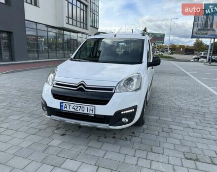 Белый Ситроен Берлинго, объемом двигателя 1.6 л и пробегом 240 тыс. км за 7650 $, фото 5 на Automoto.ua