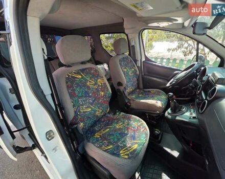 Белый Ситроен Берлинго, объемом двигателя 1.56 л и пробегом 90 тыс. км за 11500 $, фото 5 на Automoto.ua