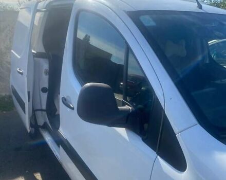 Белый Ситроен Берлинго, объемом двигателя 1.56 л и пробегом 202 тыс. км за 8500 $, фото 2 на Automoto.ua