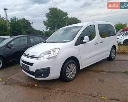 Белый Ситроен Берлинго, объемом двигателя 1.6 л и пробегом 172 тыс. км за 10500 $, фото 3 на Automoto.ua