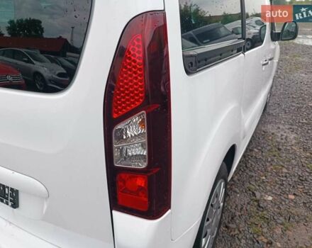 Белый Ситроен Берлинго, объемом двигателя 1.6 л и пробегом 172 тыс. км за 10500 $, фото 6 на Automoto.ua