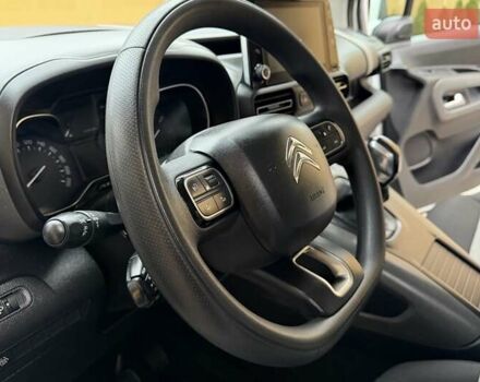 Белый Ситроен Берлинго, объемом двигателя 1.5 л и пробегом 159 тыс. км за 15950 $, фото 43 на Automoto.ua