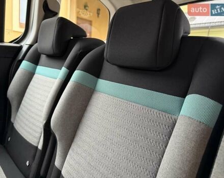 Белый Ситроен Берлинго, объемом двигателя 1.5 л и пробегом 159 тыс. км за 15950 $, фото 103 на Automoto.ua