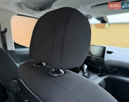 Белый Ситроен Берлинго, объемом двигателя 1.5 л и пробегом 159 тыс. км за 15950 $, фото 116 на Automoto.ua