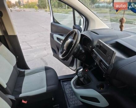 Білий Сітроен Берлінго, об'ємом двигуна 1.56 л та пробігом 152 тис. км за 17500 $, фото 16 на Automoto.ua