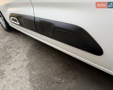 Белый Ситроен Берлинго, объемом двигателя 1.5 л и пробегом 159 тыс. км за 15950 $, фото 33 на Automoto.ua