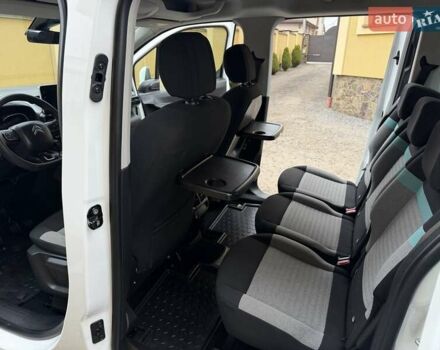 Белый Ситроен Берлинго, объемом двигателя 1.5 л и пробегом 159 тыс. км за 15950 $, фото 42 на Automoto.ua