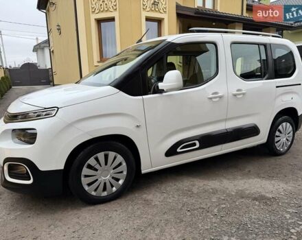 Белый Ситроен Берлинго, объемом двигателя 1.5 л и пробегом 159 тыс. км за 15950 $, фото 2 на Automoto.ua