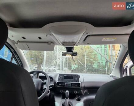 Сітроен Берлінго 2019 у Києві на Automoto.ua Білий Сітроен Берлінго, об'ємом двигуна 1.56 л та пробігом 228 тис. км за 17000 $, фото 5 на Automoto.ua