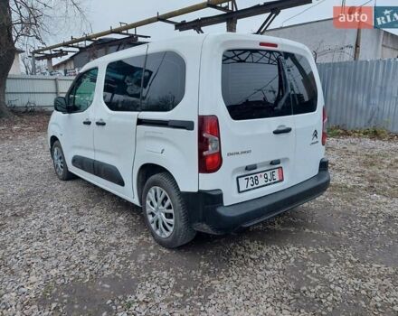 Белый Ситроен Берлинго, объемом двигателя 1.5 л и пробегом 186 тыс. км за 15100 $, фото 5 на Automoto.ua