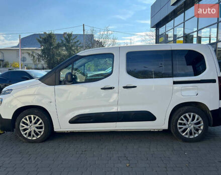 Белый Ситроен Берлинго, объемом двигателя 1.5 л и пробегом 186 тыс. км за 16000 $, фото 3 на Automoto.ua