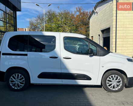 Белый Ситроен Берлинго, объемом двигателя 1.5 л и пробегом 186 тыс. км за 16000 $, фото 7 на Automoto.ua