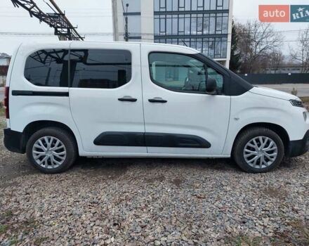 Белый Ситроен Берлинго, объемом двигателя 1.5 л и пробегом 186 тыс. км за 15100 $, фото 4 на Automoto.ua
