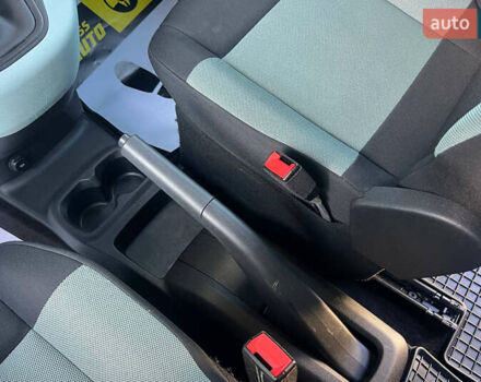 Белый Ситроен Берлинго, объемом двигателя 1.5 л и пробегом 186 тыс. км за 16000 $, фото 13 на Automoto.ua