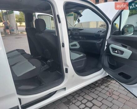 Белый Ситроен Берлинго, объемом двигателя 1.5 л и пробегом 186 тыс. км за 15100 $, фото 25 на Automoto.ua