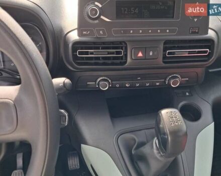 Белый Ситроен Берлинго, объемом двигателя 1.5 л и пробегом 186 тыс. км за 15100 $, фото 7 на Automoto.ua