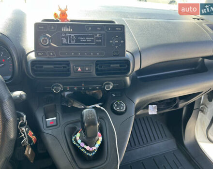 Белый Ситроен Берлинго, объемом двигателя 1.5 л и пробегом 235 тыс. км за 11600 $, фото 35 на Automoto.ua